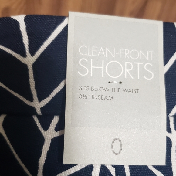 NWTGap Sz 0 Clean Front Shorts - Picture 8 of 13